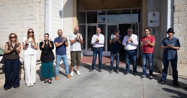 La familia del granadino retenido en Guinea Ecuatorial confía en su liberación tras la resolución de Europa: "Ojalá los indulten el 12 de octubre"