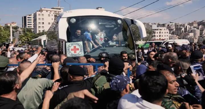 Intercambio de rehenes entre Israel y Hamás en víspera de reunión en Egipto