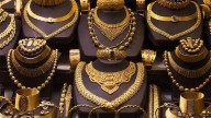 Relief in vain; gold price surges again, price of sovereign touches Rs 97360