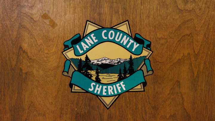 3 hospitalized after 5-vehicle crash on Coburg Road in Eugene