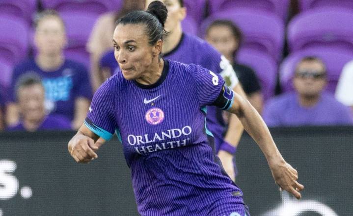 Marta converts for Pride win