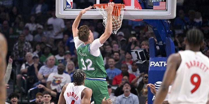 Mavericks Fans erupt after Cooper Flagg sets new career