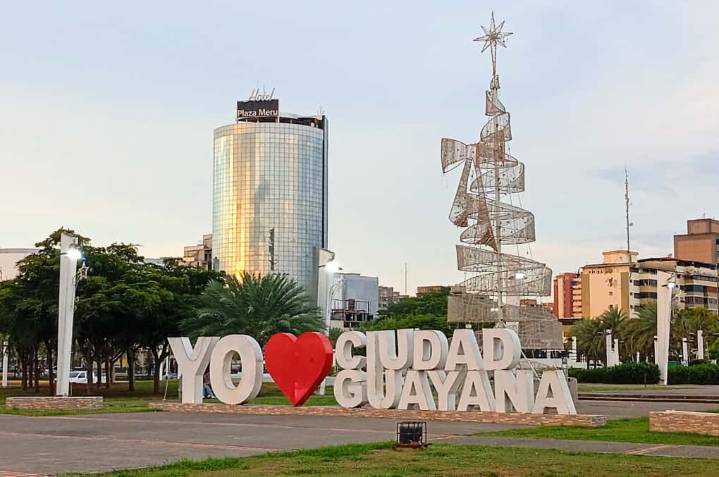 Comercios aún sin mercancía navideña
