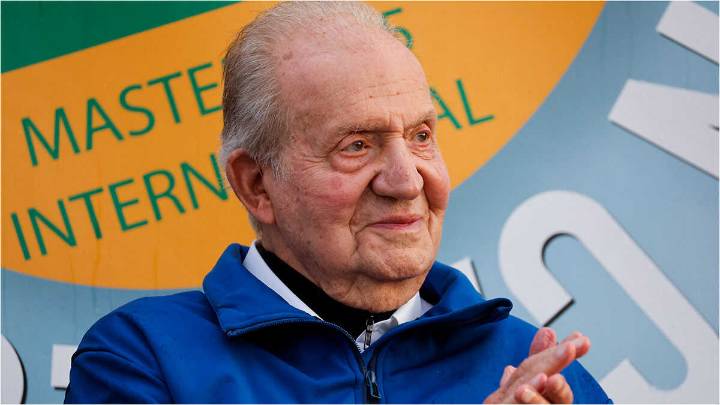 Juan Carlos I vuelve a España tras revelar en sus memorias su admiración por Franco y “errores” del pasado