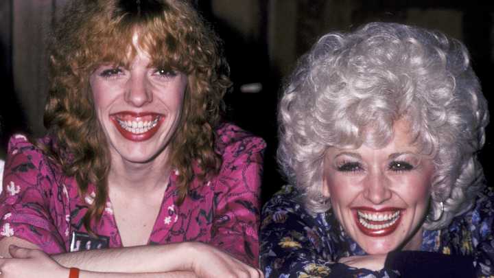 Dolly Parton’s sister Freida clarifies comments on singer’s health