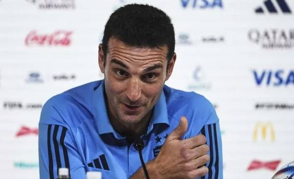 Panichelli fue figura ante PSG y Estrasburgo le mandó un mensaje a Scaloni