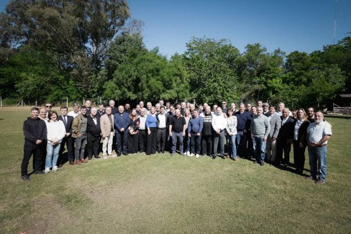 Los intendentes respaldaron a Kicillof tras las críticas de Cristina Kirchner