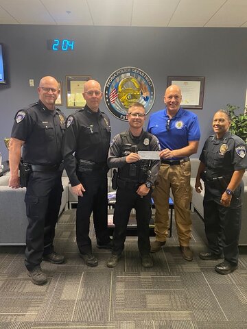 Peoria Police Citizens Academy Alumni donate to department's animal control facility
