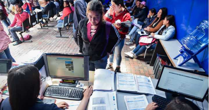 El desempleo ha bajado porque ha disminuido la fuerza laboral del país
