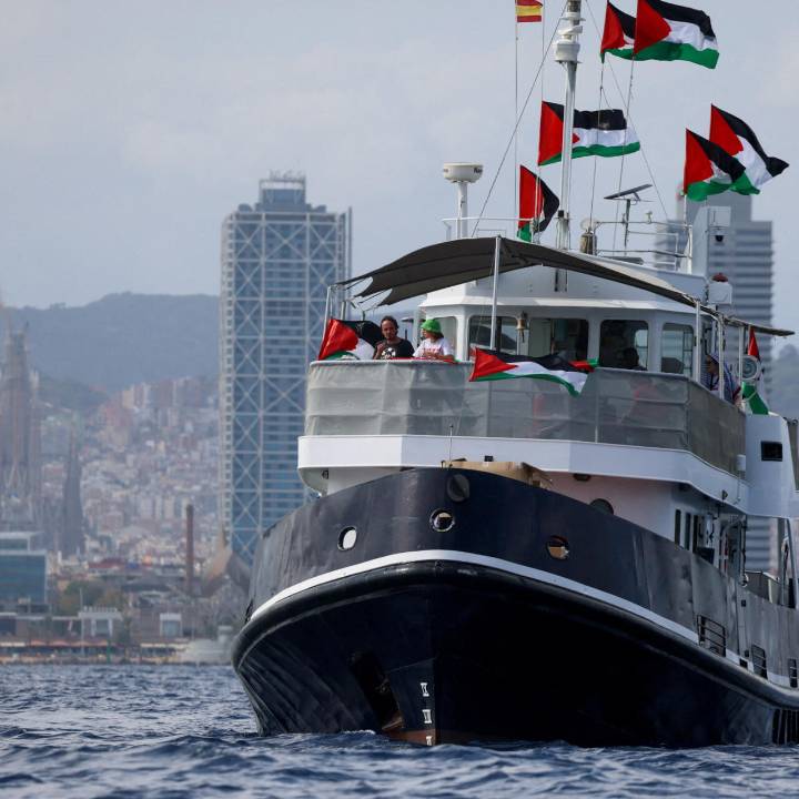 Israel intercepta flotilla con ayuda humanitaria rumbo a Gaza y obliga a desviar su rumbo