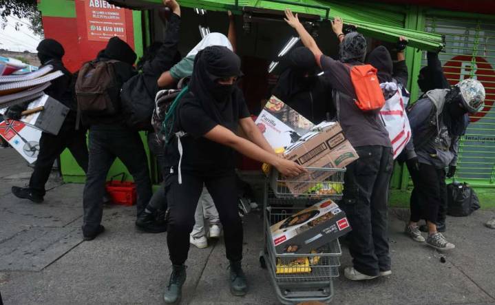 Marcha del 2 de octubre: Comerciantes del Centro Histórico condenan actos vandálicos del "bloque negro"