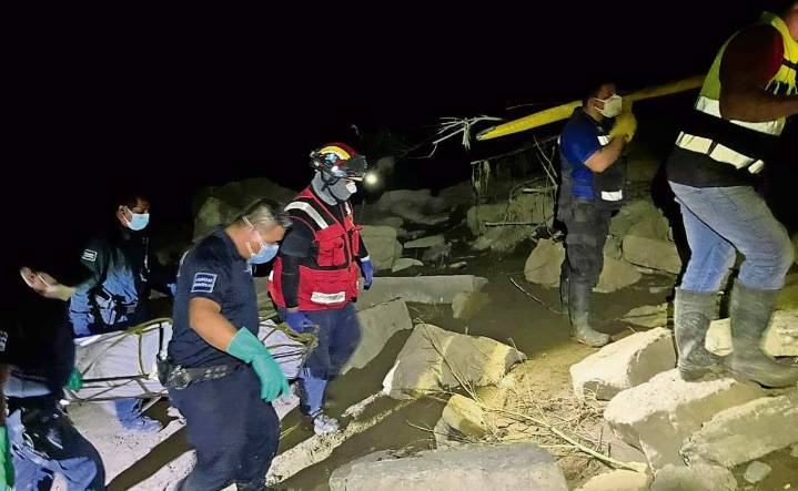 Siguen en la búsqueda de sobrevivientes en Hidalgo