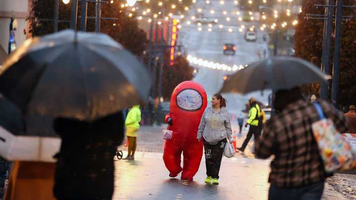 Will it rain on Halloween 2025? What to know in…