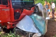 Tragedia vial en Misiones: una pareja murió tras choque frontal entre auto y camión