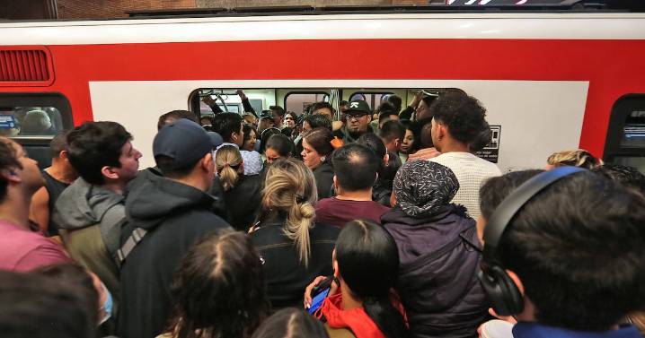 Metro informa retraso en frecuencia en Línea 1 por “objeto en la vía”
