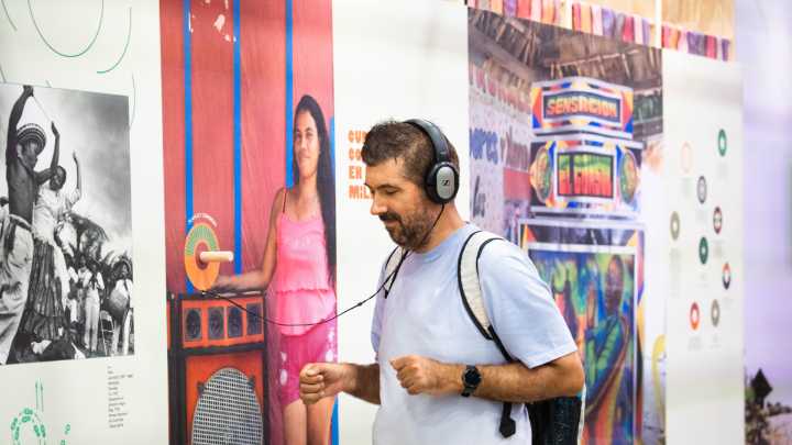 Colombia puso a bailar la Feria del Libro de Monterrey al ritmo de la cumbia: entre letras y gaitas,
