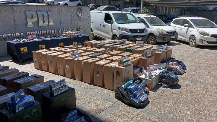 PDI detiene a 15 personas por contrabando y lavado de dinero en Valparaíso y Santiago