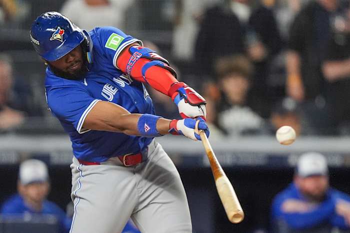 Blue Jays beat Yankees 5-2 in Game 4 to reach first ALCS since 2016