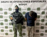 Detenido amenazando a su pareja con un arma