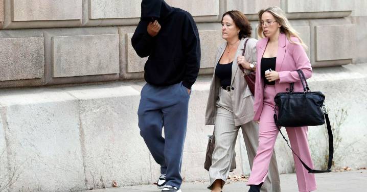 Seis hombres aceptan penas de dos a diez años de cárcel por una violación grupal en Rubí (Barcelona)