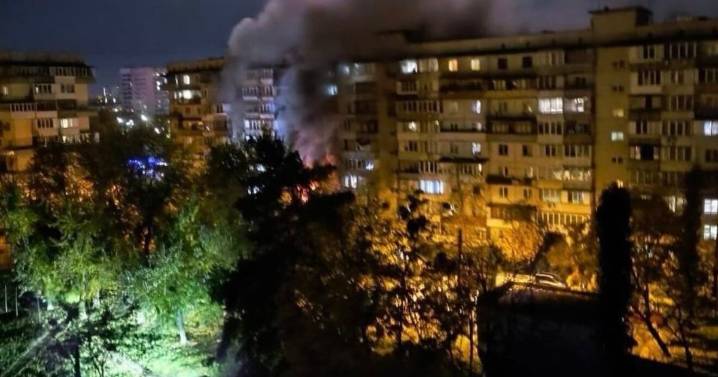 Al menos 12 heridos deja un ataque de drones rusos contra edificios residenciales de Kiev