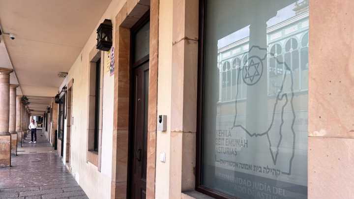 La sinagoga de Oviedo instala un botón del pánico tras recibir amenazas e insultos: "Hemos perdido muchos amigos en estos dos años"