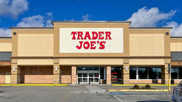 10 Things Trader Joe's Does Better Than Aldi