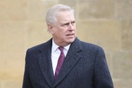 Renuncia Príncipe Andrew a su título de Duque de York