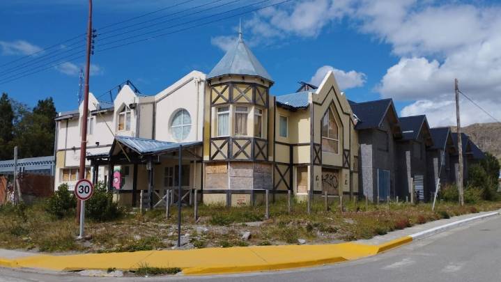 Muerte en La Aldea. Un hombre se suicidó en el interior de un hotel de la familia Kirchner
