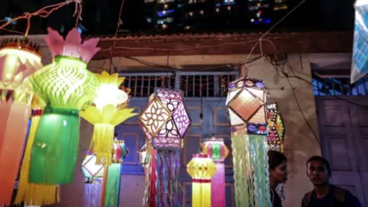 Stampede-like situation, kandils, torans and hawkers: Inside Dadar, Mumbai’s famous and go