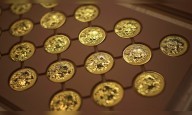 Dhanteras 2025: How to get gold, silver coins delivered at home in 10 mins