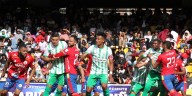 Entrenador del Deportivo Pasto criticó el arbitraje e insinuó favorecimientos a Atlético Nacional: “Le pitan penales fijos por partido”