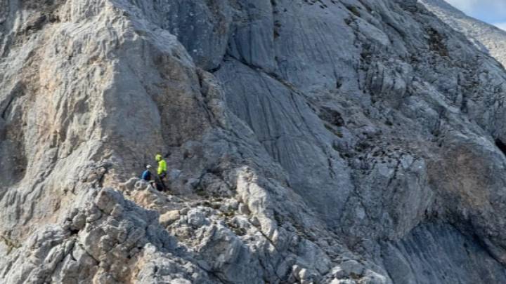 Herido un escalador aragonés tras caer 20 metros en una zona de Picos de Europa
