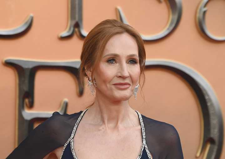 JK Rowling critica a Emma Watson por "destruir" los derechos de las mujeres en favor de hombres con confusión de género