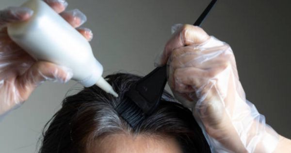 Adiós a las canas para siempre: la mezcla casera y natural para cubrirlas por completo en menos de 24 horas