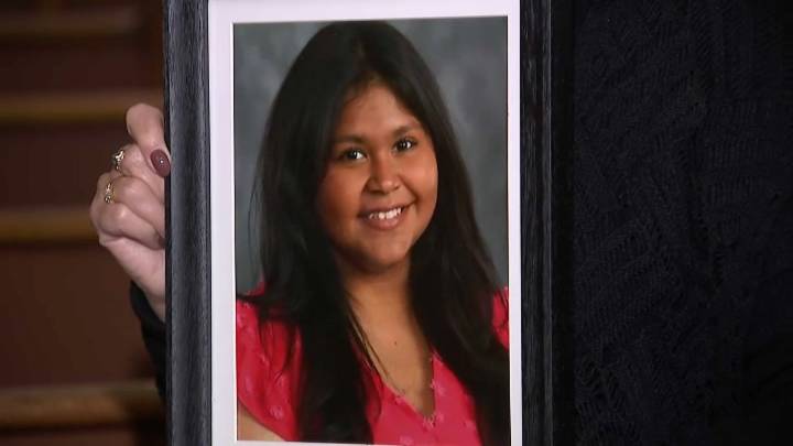 Hundreds gather at vigil for missing swimmer Estefania Herrera