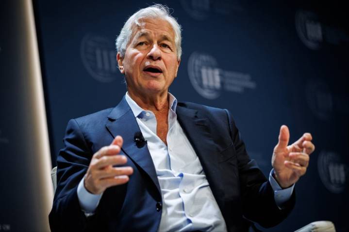 JPMorgan CEO Jamie Dimon: Don't Check Your Email in Meetings