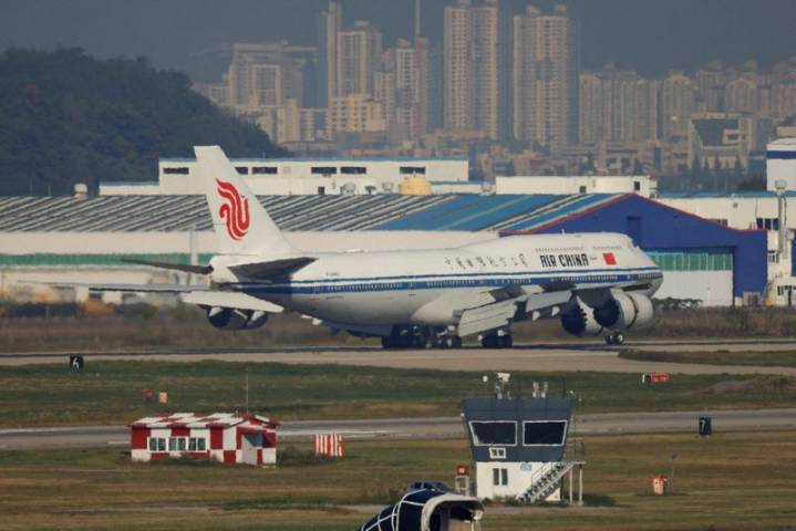 Chinese airlines return to profit on summer surge, but challenges persist