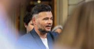 Rufián se deja ver con Gonzalo Miró en el restaurante de moda de Madrid con meses de lista de espera