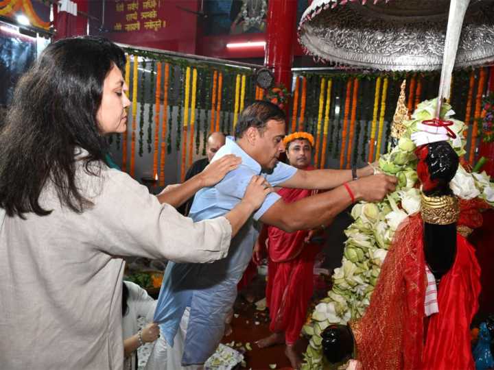 Assam CM Himanta Biswa Sarma offers prayers at Bhootnath Mandir i