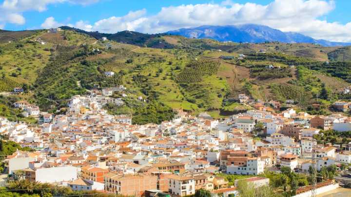 Así se vive en el pueblo con menos renta de España: “Somos muy felices”