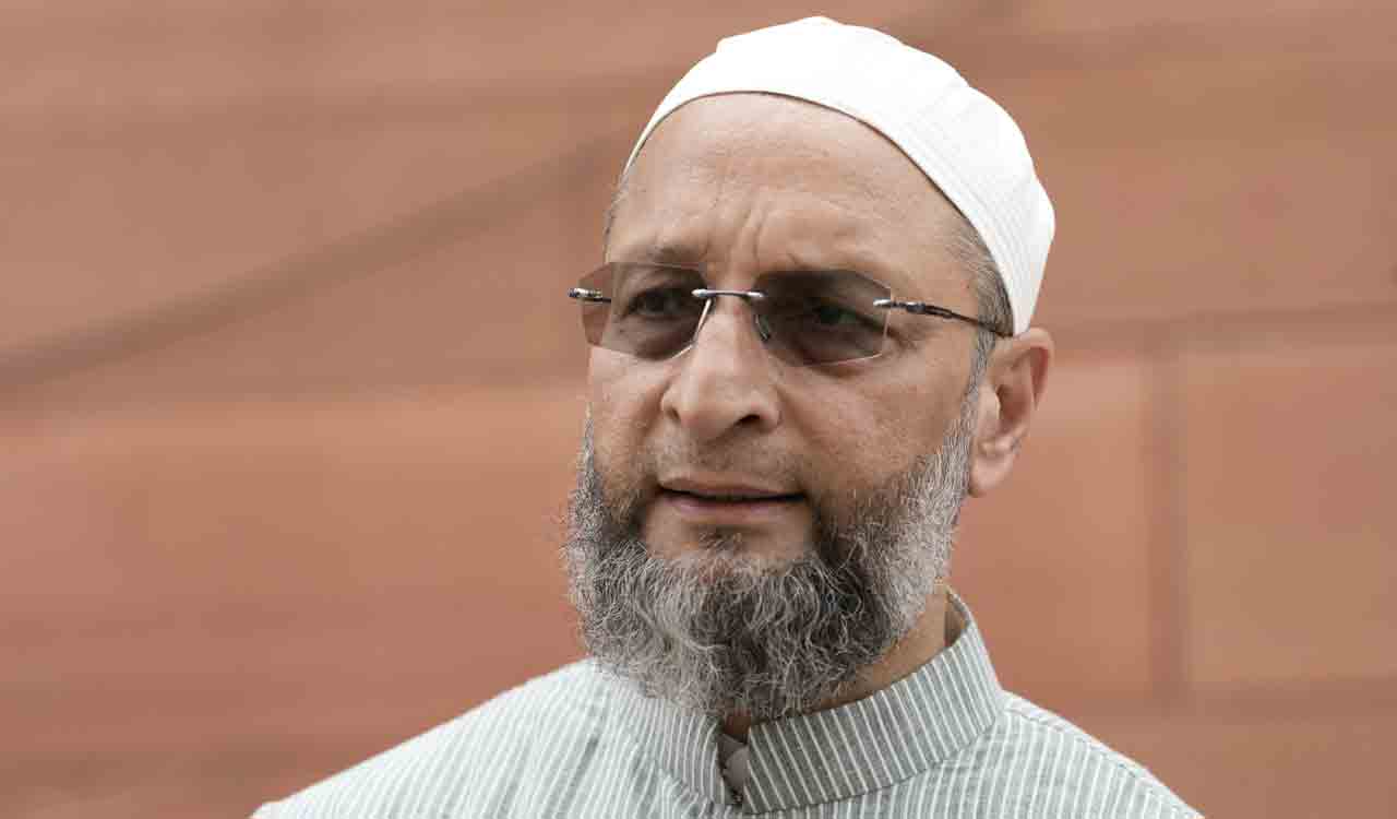 Owaisi faces flak for supporting Congress in Telangana, slamming it in Bihar