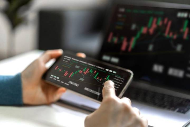 Apex Trader Funding Rithmic vs. Tradovate Accounts