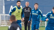 El último entrenamiento de Emilio Larraz con el Real Zaragoza, ajeno a su retrocesión al Aragón ya en marcha