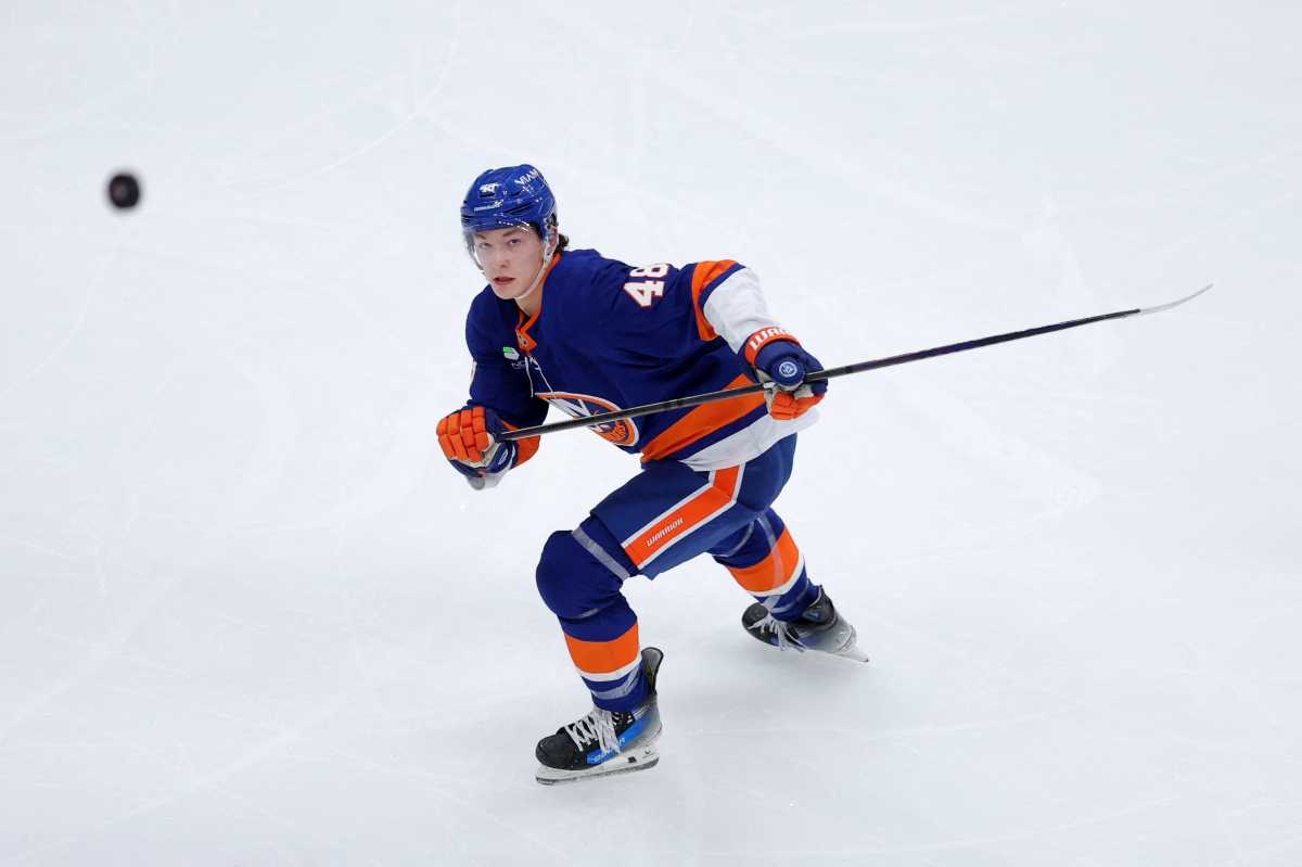 Red Wings’ HC Todd McLellan sees some Paul Coffey in Islanders’ Matthew Schaefer