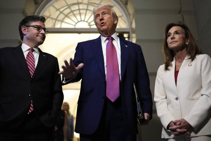 Donald Trump says he’ll send National Guard to Chicago, but details remain unclear