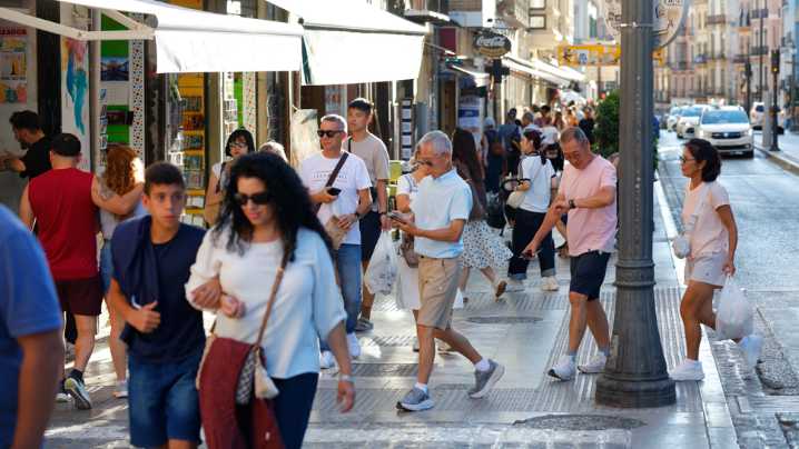 Granada arranca el Puente con cielos poco nubosos y ascenso de las máximas