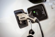 MIT scientists discover how to make batteries charge faster