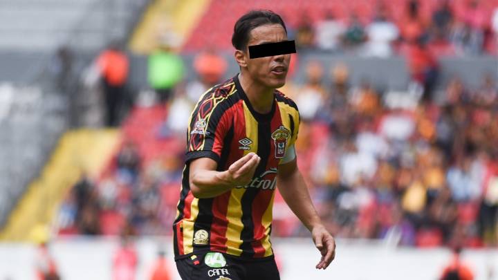 Daniela Bravo, hermana de Omar 'N', revela prueba sobre supuesta inconsistencia en acusaciones hacia el exjugador