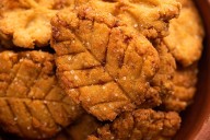 Chhath Pooja 2025: Thekua-- A Mom's Kiss Wrapped In Chhath Maiya's Blessings; Know Origin, History & All About The Desi Cookie